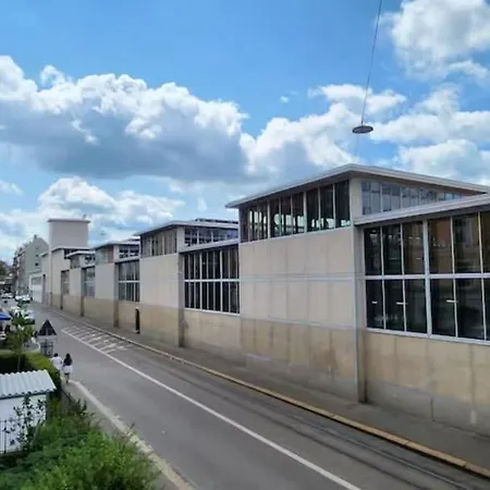 Gemini 3a - Downtown 2br With Balcony