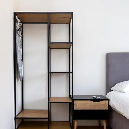 Gemini 3a - Downtown 2br With Balcony