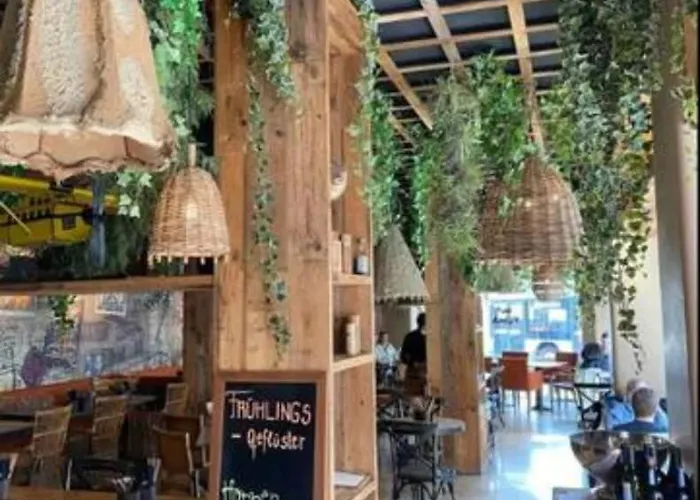 Kaya 3a - Downtown 2br With Balcony *