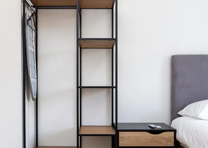 Kaya 3a - Downtown 2br With Balcony